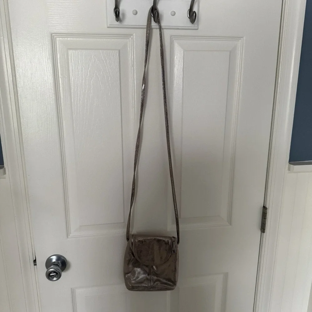 Hobo Small Leather Crossbody Shoulder Bag Pouch Purse Metallic Champagne